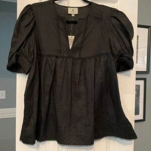 TUCKERNUCK Black linen Puff Sleeve Top